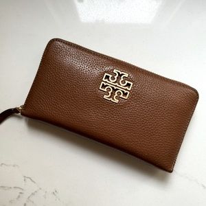 Tory Burch wallet